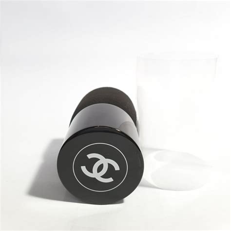 chanel foundation sponge brush